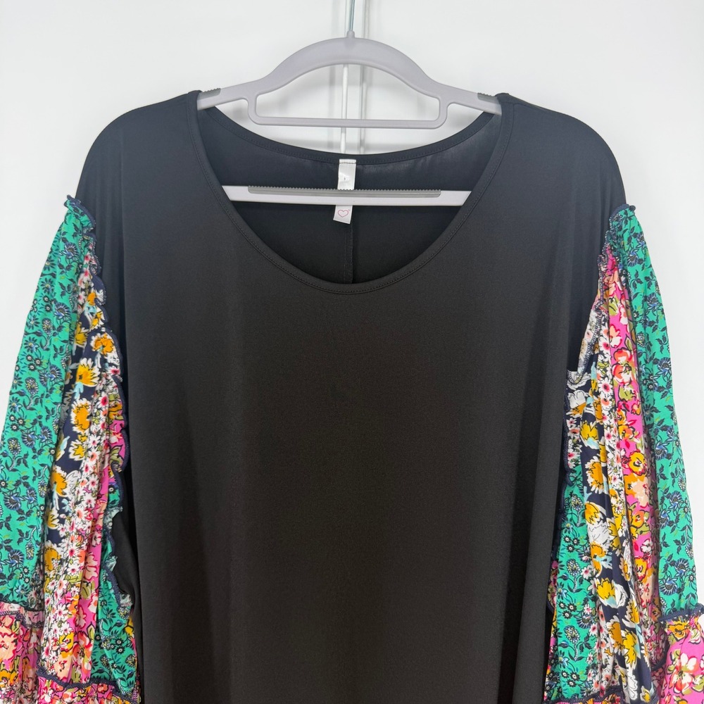 Curvy Lovey Tunic Womens 5XL Black Floral Bell Sleeve Boho Cottage Top Patchwork - Picture 3 of 6